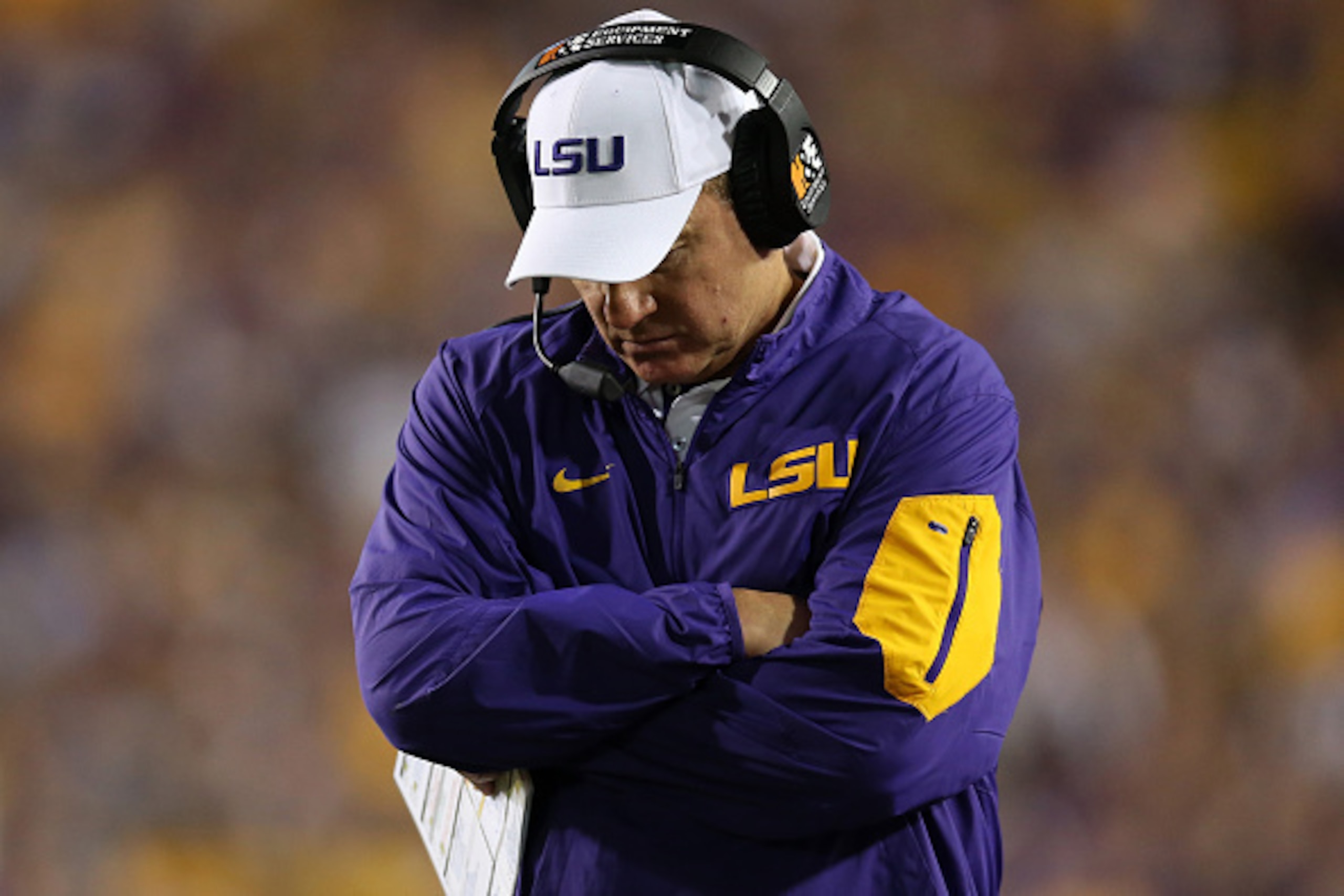 BATON ROUGE, LA - NOVEMBER 28:  Head coach Les Miles of the LSU Tigers look on during the game against the Texas A&M Aggies at Tiger Stadium on November 28, 2015 in Baton Rouge, Louisiana.  (Photo by Chris Graythen/Getty Images)