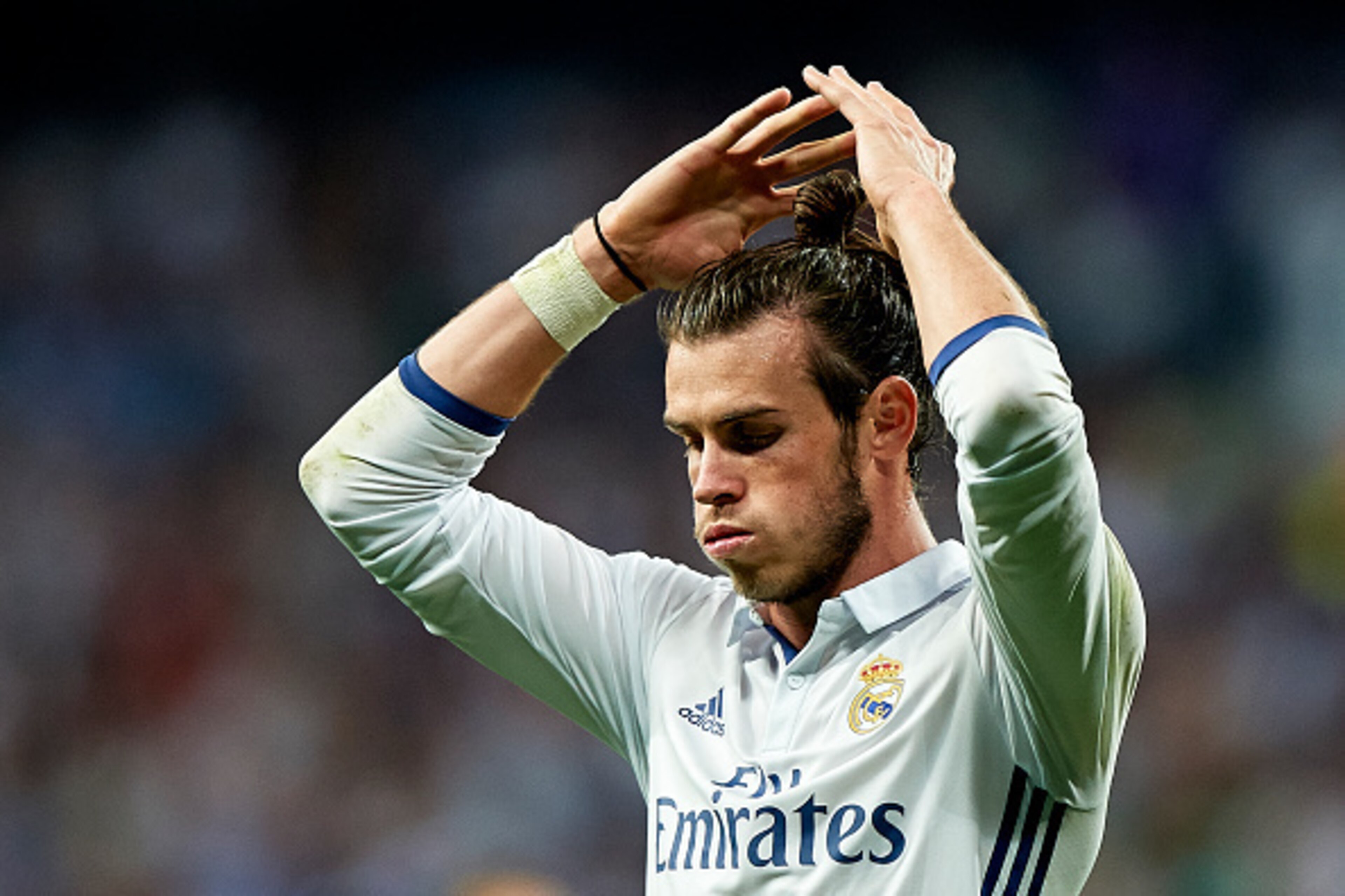 MADRID, SPAIN - SEPTEMBER 21: Gareth Bale of Real Madrid reacts during the La Liga match between Real Madrid CF and Villarreal CF at Estadio Santiago Bernabeu on September 21, 2016 in Madrid, Spain. (Photo by fotopress/Getty Images) MADRID, SPAIN - SEPTEMBER 21: Gareth Bale of Real Madrid reacts during the La Liga match between Real Madrid CF and Villarreal CF at Estadio Santiago Bernabeu on September 21, 2016 in Madrid, Spain. (Photo by fotopress/Getty Images)