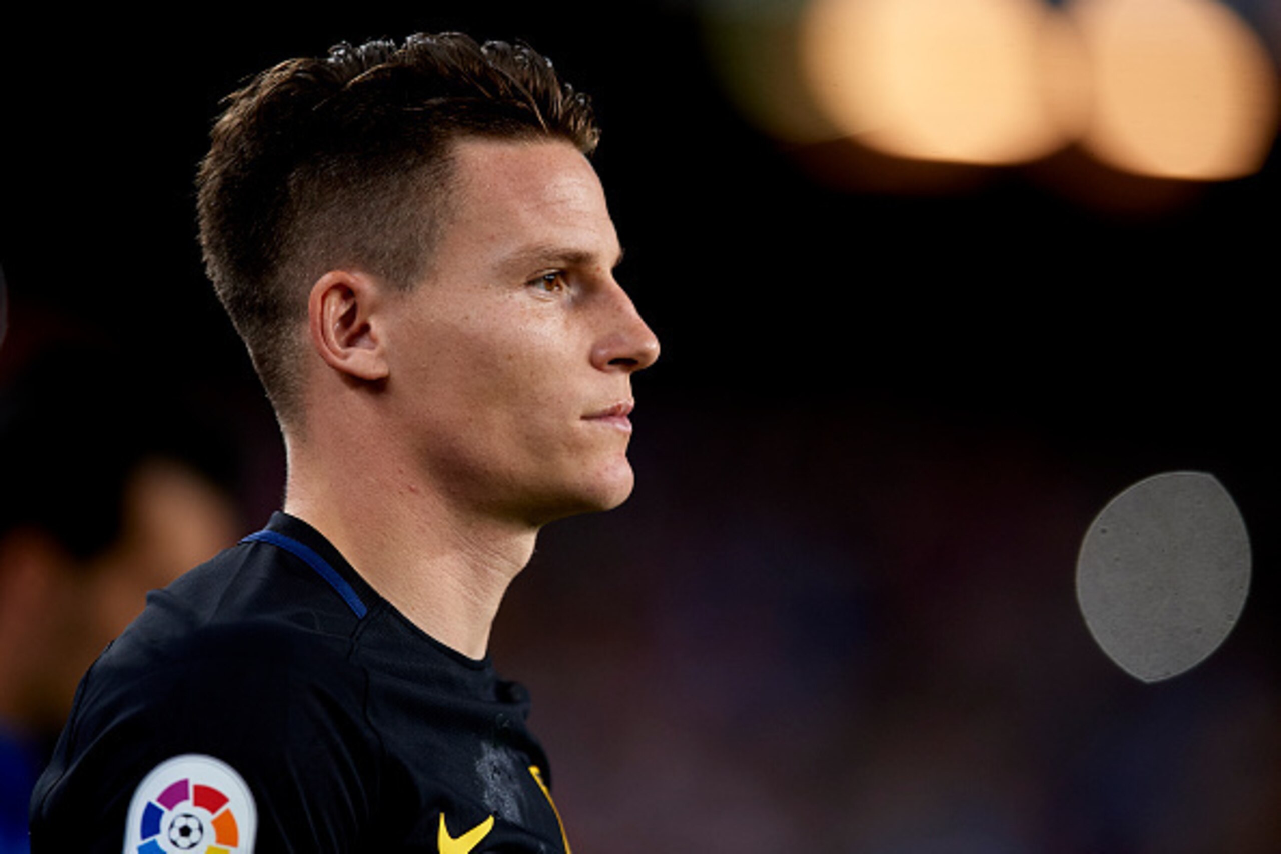 BARCELONA, SPAIN - SEPTEMBER 21:  Kevin Gameiro of Atletico de Madrid looks on prior to the La Liga match between FC Barcelona and Atletico de Madrid at Camp Nou stadium on September 21, 2016 in Barcelona, Spain.  (Photo by Manuel Queimadelos Alonso/Getty