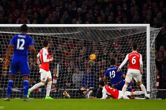 LONDON, ENGLAND - JANUARY 24:  Diego Costa of Chelsea scores the opening goal during the Barclays Premier League match between Arsenal and Chelsea at Emirates Stadium on January 24, 2016 in London, England.  (Photo by Shaun Botterill/Getty Images)
