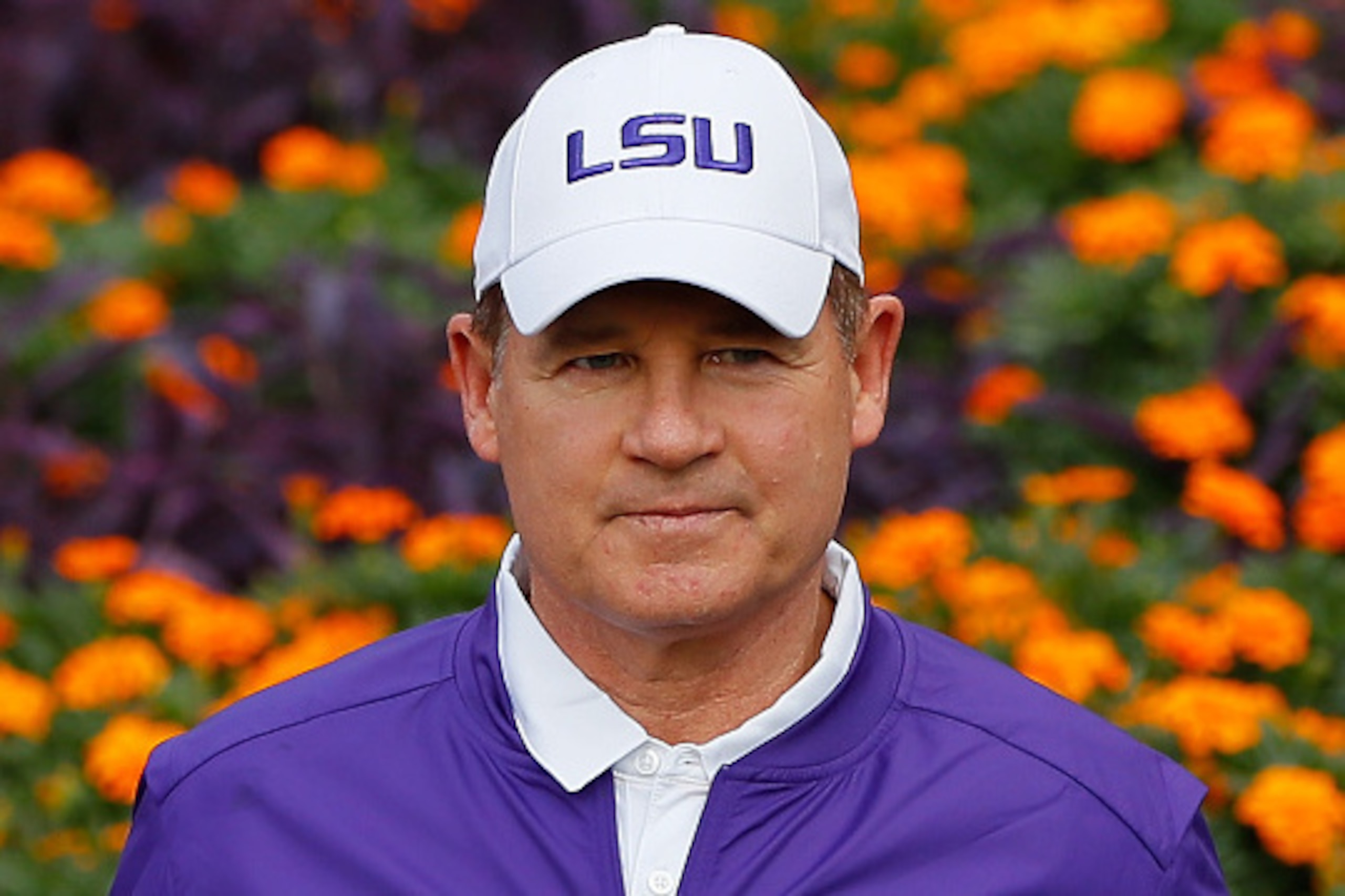AUBURN, AL - SEPTEMBER 24:  Head coach Les Miles of the LSU Tigers leads his team onto the field to face the Auburn Tigers at Jordan-Hare Stadium on September 24, 2016 in Auburn, Alabama.  (Photo by Kevin C. Cox/Getty Images)