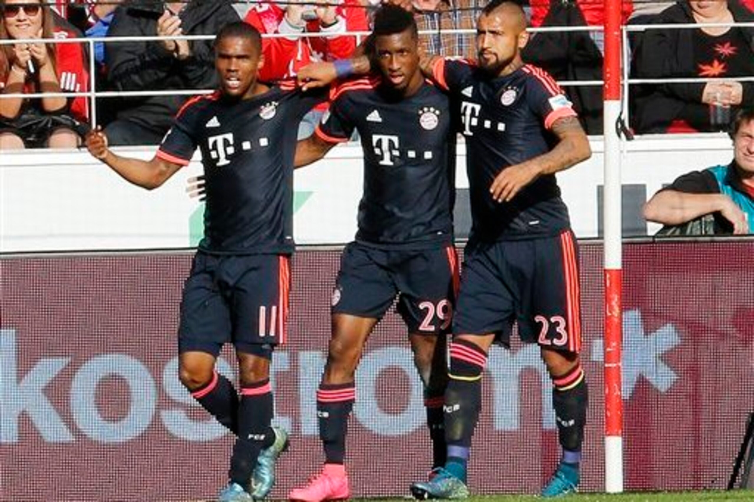 Costa (l.) and Coman (c.) were the wingers of choice under Guardiola.