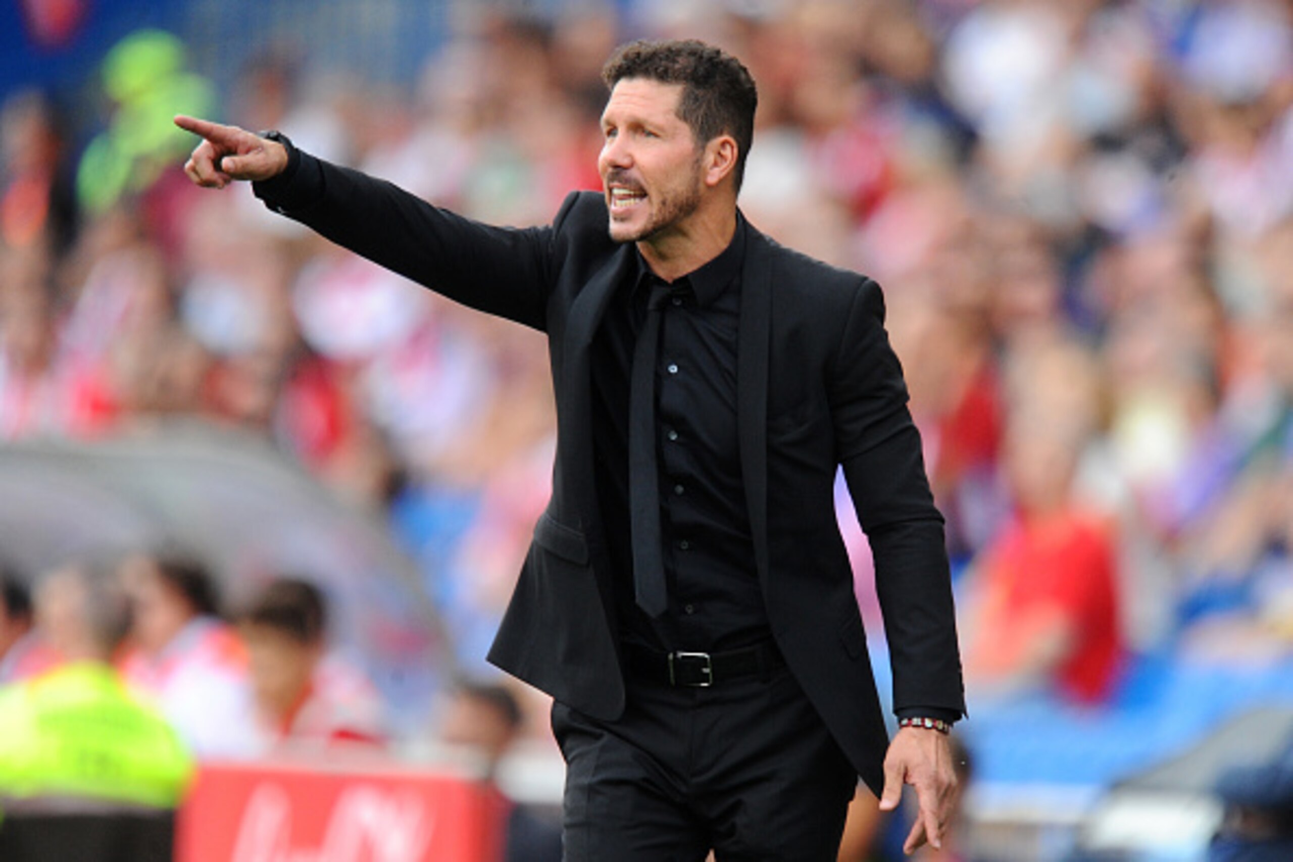 MADRID, SPAIN - SEPTEMBER 25: Manager Diego Simeone of Club Atletico de Madrid reacts during the La Liga match between Atletico Madrid and Deportivo La Coruna at Vincente Calderon stadium on September 25, 2016 in Madrid, Spain. (Photo by Denis Doyle/Get MADRID, SPAIN - SEPTEMBER 25: Manager Diego Simeone of Club Atletico de Madrid reacts during the La Liga match between Atletico Madrid and Deportivo La Coruna at Vincente Calderon stadium on September 25, 2016 in Madrid, Spain. (Photo by Denis Doyle/Get