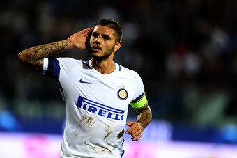 EMPOLI, ITALY - SEPTEMBER 21: Mauro Icardi of FC Internazionale celebrates after scoring a goal during the Serie A match between Empoli FC and FC Internazionale at Stadio Carlo Castellani on September 21, 2016 in Empoli, Italy.  (Photo by Gabriele Maltint
