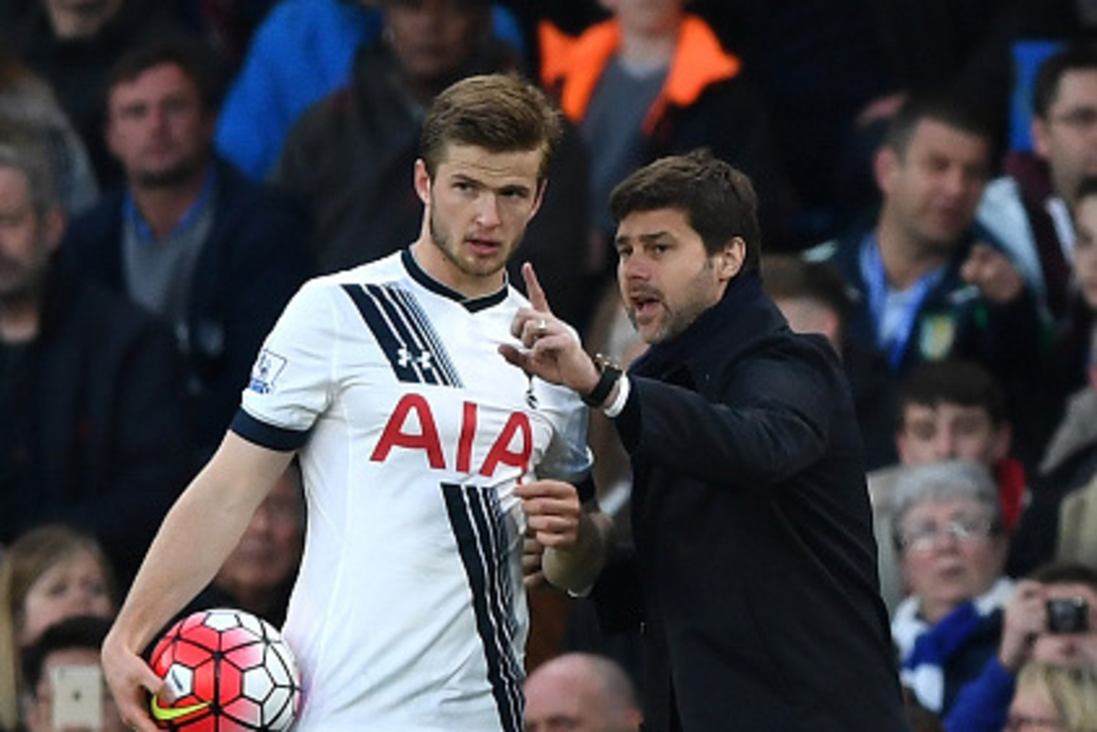 LONDON, ENGLAND - MAY 02:  Mauricio Pochettino the manager of Tottenham Hotspur speaks with Eric Dier of Tottenham Hotspur during the Barclays Premier League match between Chelsea and Tottenham Hotspur at Stamford Bridge on May 02, 2016 in London, England