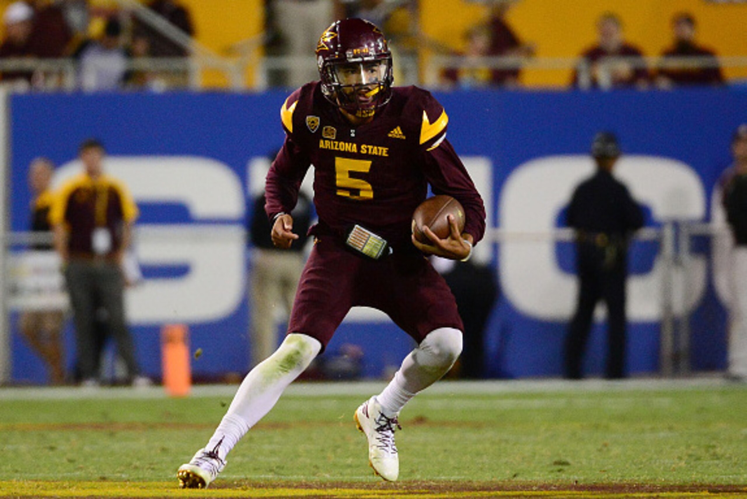 TEMPE, AZ - SEPTEMBER 24:  Quarterback Manny Wilkins #5 of the Arizona State Sun Devils carries the ball in the game against the California Golden Bears at Sun Devil Stadium on September 24, 2016 in Tempe, Arizona.  The Arizona State Sun Devils won 51-41.