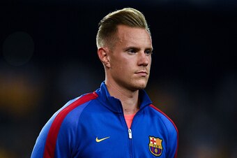 BARCELONA, SPAIN - SEPTEMBER 13:  Marc-Andre ter Stegen of FC Barcelona looks on prior to the UEFA Champions League Group C match between FC Barcelona and Celtic FC at Camp Nou on September 13, 2016 in Barcelona, .  (Photo by David Ramos/Getty Images)