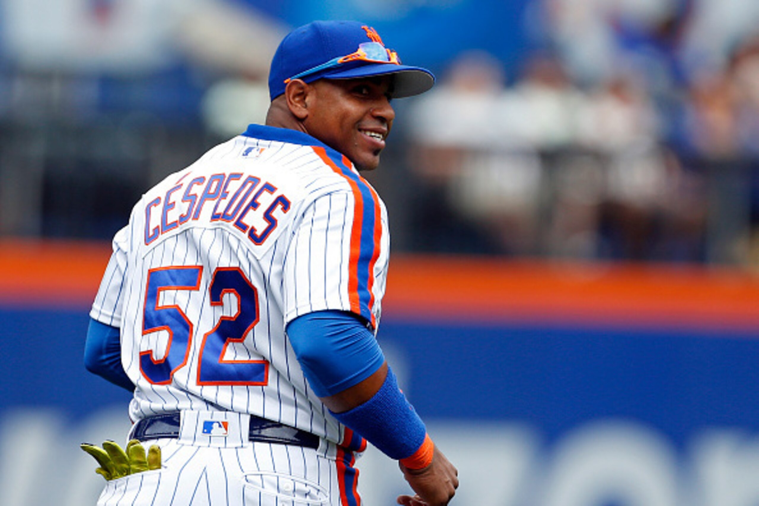 NEW YORK, NY - SEPTEMBER 18: Yoenis Cespedes #52 of the New York Mets reacts after a catch during the first inning against the Minnesota Twins at Citi Field on September 18, 2016 in the Flushing neighborhood of the Queens borough of New York City. (Photo 
