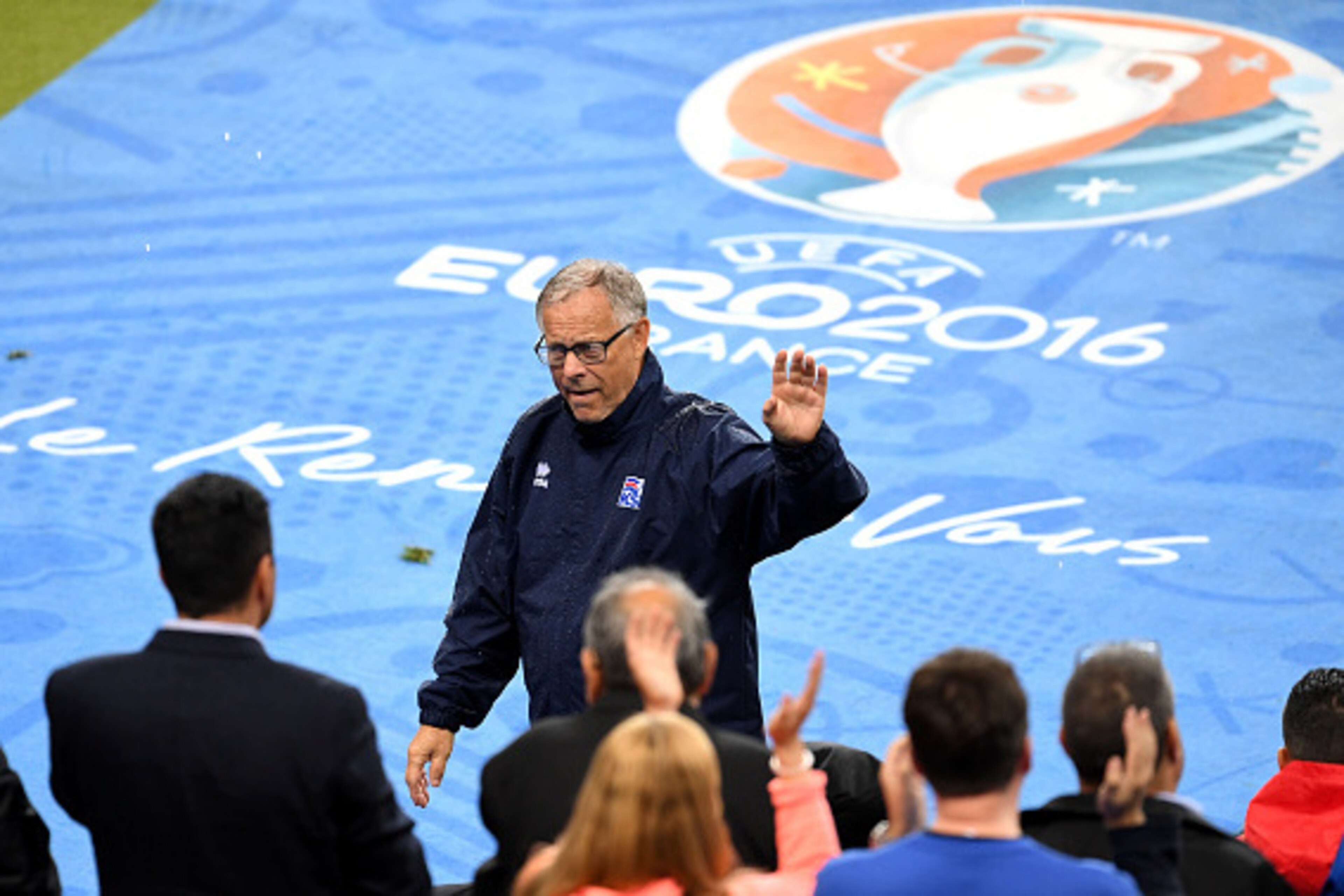 PARIS, FRANCE - JULY 03: Lars Lagerback head coach of Iceland waves to fans after the UEFA EURO 2016 quarter final match between France and Iceland at Stade de France on July 3, 2016 in Paris, France. (Photo by Michael Regan/Getty Images) PARIS, FRANCE - JULY 03: Lars Lagerback head coach of Iceland waves to fans after the UEFA EURO 2016 quarter final match between France and Iceland at Stade de France on July 3, 2016 in Paris, France. (Photo by Michael Regan/Getty Images)
