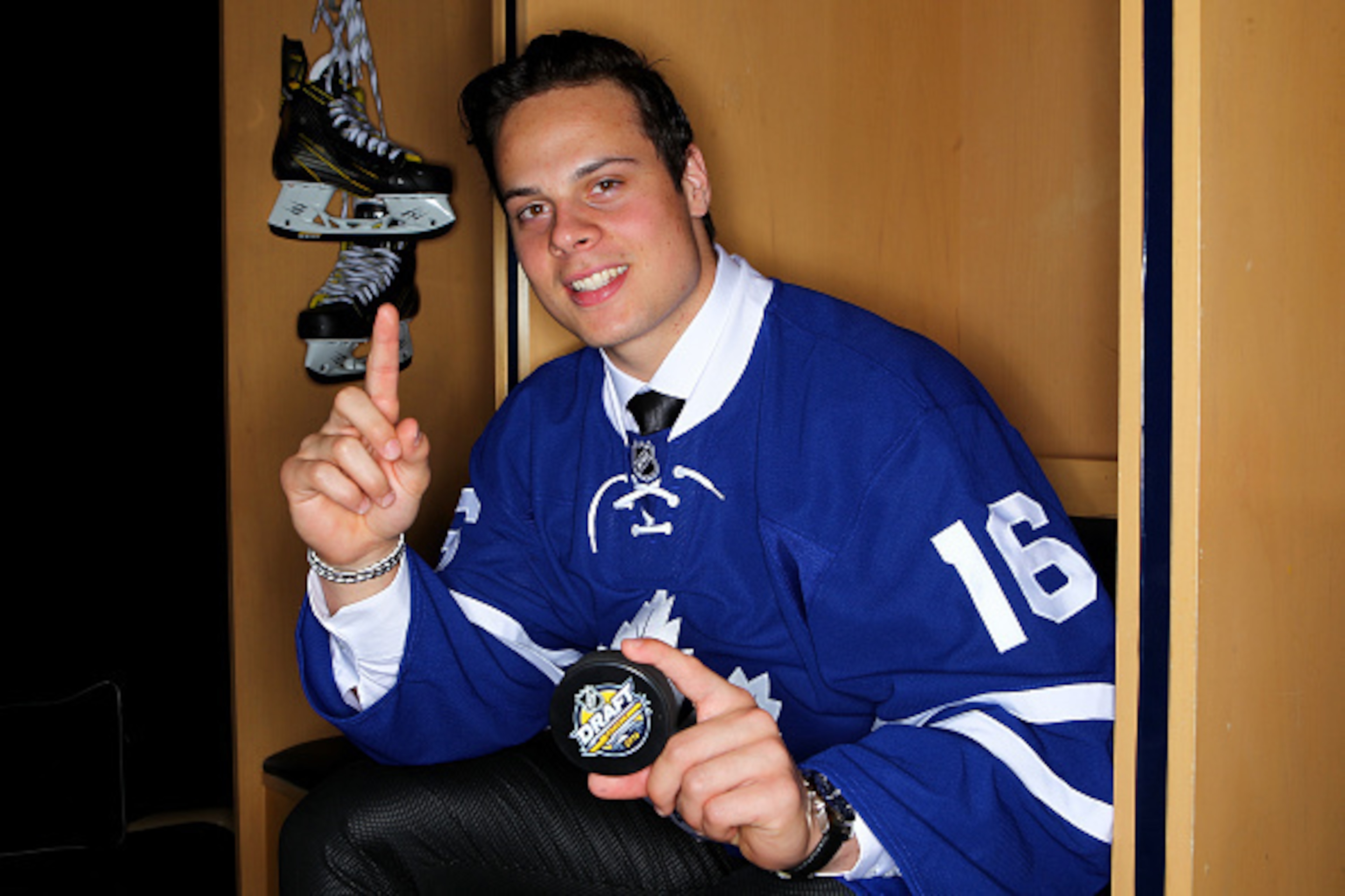 BUFFALO, NY - JUNE 24: Auston Matthews poses for a portrait after being selected first overall by the Toronto Maple Leafs in round one during the 2016 NHL Draft on June 24, 2016 in Buffalo, New York. (Photo by Jeffrey T. Barnes/Getty Images) BUFFALO, NY - JUNE 24: Auston Matthews poses for a portrait after being selected first overall by the Toronto Maple Leafs in round one during the 2016 NHL Draft on June 24, 2016 in Buffalo, New York. (Photo by Jeffrey T. Barnes/Getty Images)