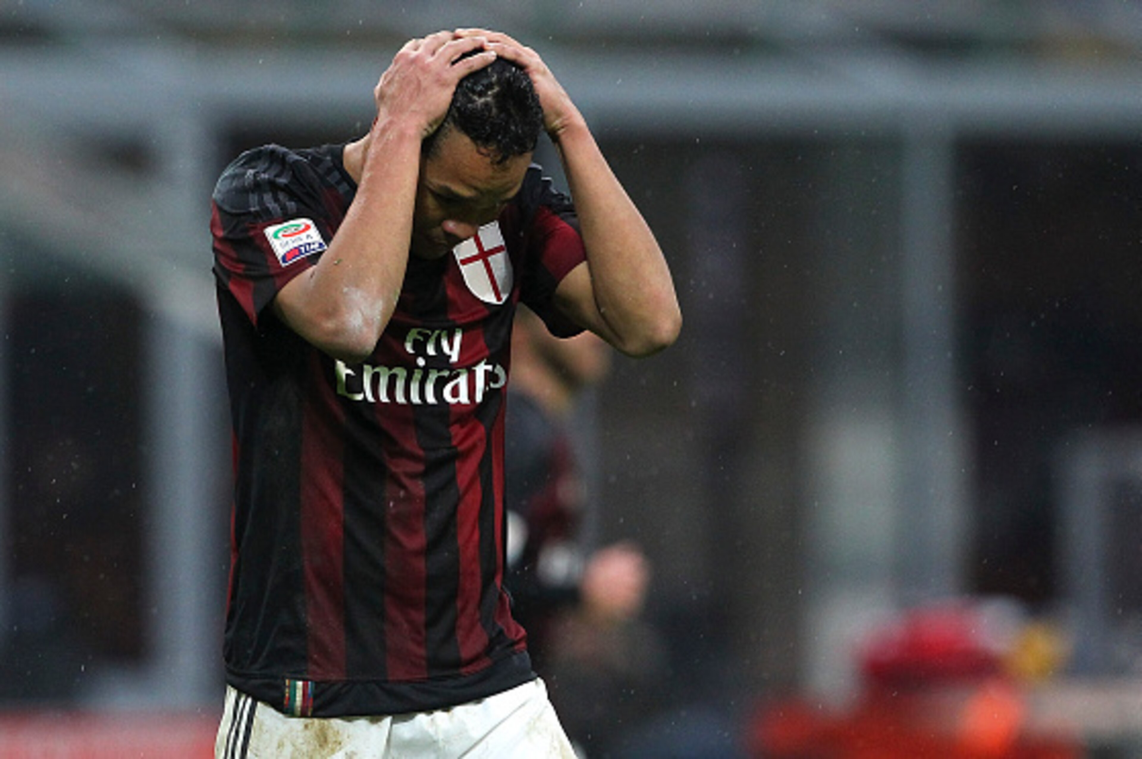 MILAN, ITALY - FEBRUARY 07:  Carlos Bacca of AC Milan reacts to a missed chance during the Serie A match between AC Milan and Udinese Calcio at Stadio Giuseppe Meazza on February 7, 2016 in Milan, Italy.  (Photo by Marco Luzzani/Getty Images)