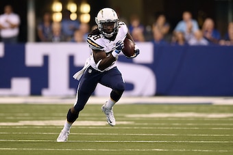 INDIANAPOLIS, IN - SEPTEMBER 25:  Melvin Gordon #28 of the San Diego Chargers runs for yards during a game against the Indianapolis Colts at Lucas Oil Stadium on September 25, 2016 in Indianapolis, Indiana.  The Colts defeated the Chargers 26-22.  (Photo 