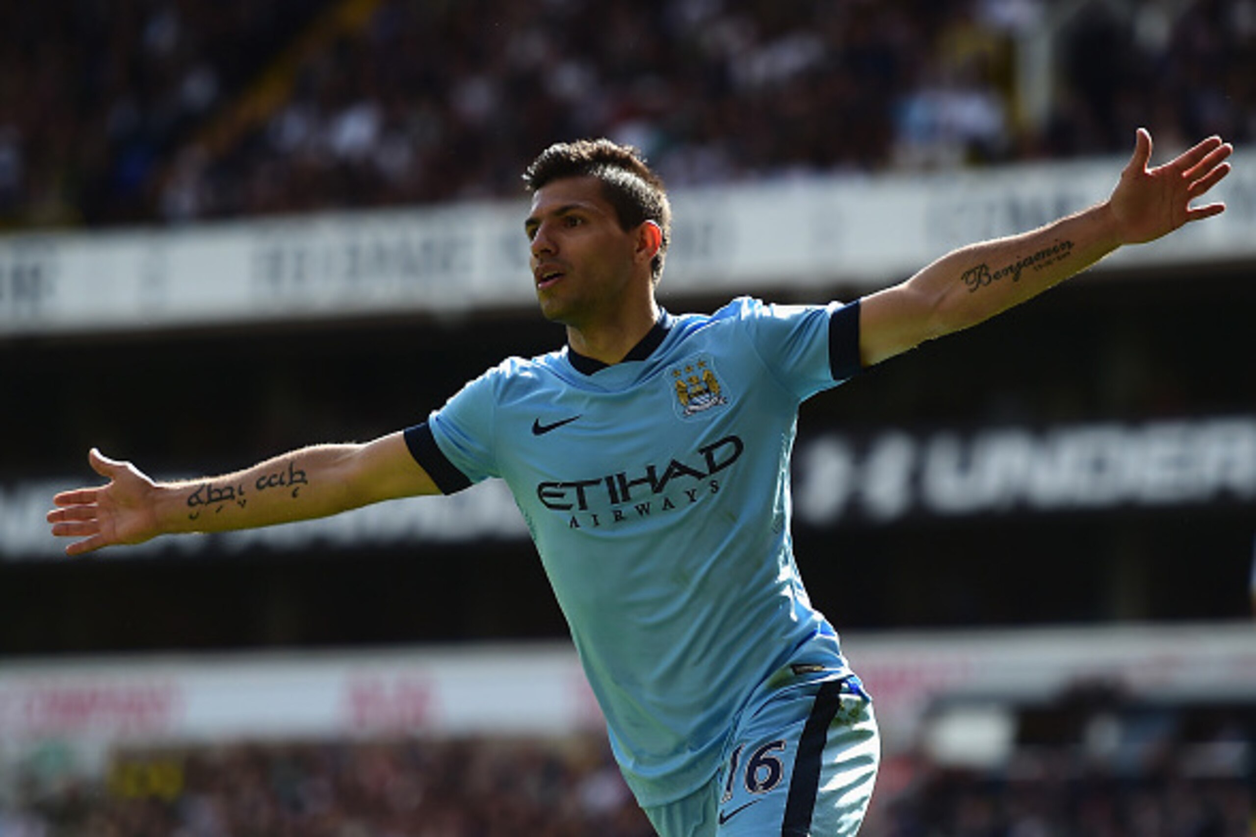 LONDON, ENGLAND - MAY 03:  Sergio Aguero of Manchester City celebrates scoring the opening goal during the Barclays Premier League match between Tottenham Hotspur and Manchester City at White Hart Lane on May 3, 2015 in London, England.  (Photo by Jamie M