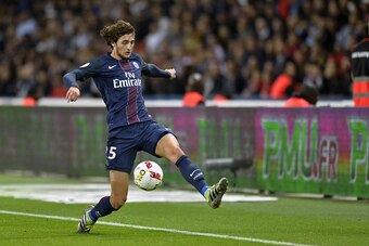 PARIS, FRANCE - SEPTEMBER 20:  Adrien Rabiot of Paris Saint-Germain controls the ball during the Ligue 1 match between Paris Saint-Germain and Dijon FCO at Parc des Princes on September 20, 2016 in Paris, France.  (Photo by Aurelien Meunier/Getty Images)