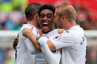 SWANSEA, WALES - OCTOBER 01: Leroy Fer of Swansea City celebrates after scoring a goal to make it 1-0  during the Premier League match between Swansea City and Liverpool at Liberty Stadium on October 1, 2016 in Swansea, Wales. (Photo by Matthew Ashton - A