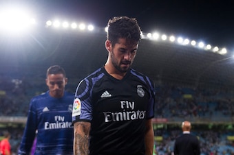 SAN SEBASTIAN, SPAIN - AUGUST 21:  Isco of Real Madrid reacts on after to the start the La Liga match between Real Sociedad de Futbol and Real Madrid at Estadio Anoeta on August 21, 2016 in San Sebastian, Spain.  (Photo by Juan Manuel Serrano Arce/Getty I