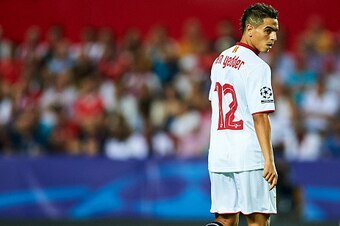 SEVILLE, SPAIN - SEPTEMBER 27:  Wissam Ben Yedder of Sevilla FC looks on during the UEFA Champions League match between Sevilla FC and Olympique Lyonnais at Sanchez Pizjuan stadium on September 27, 2016 in Seville.  (Photo by Aitor Alcalde Colomer/Getty I