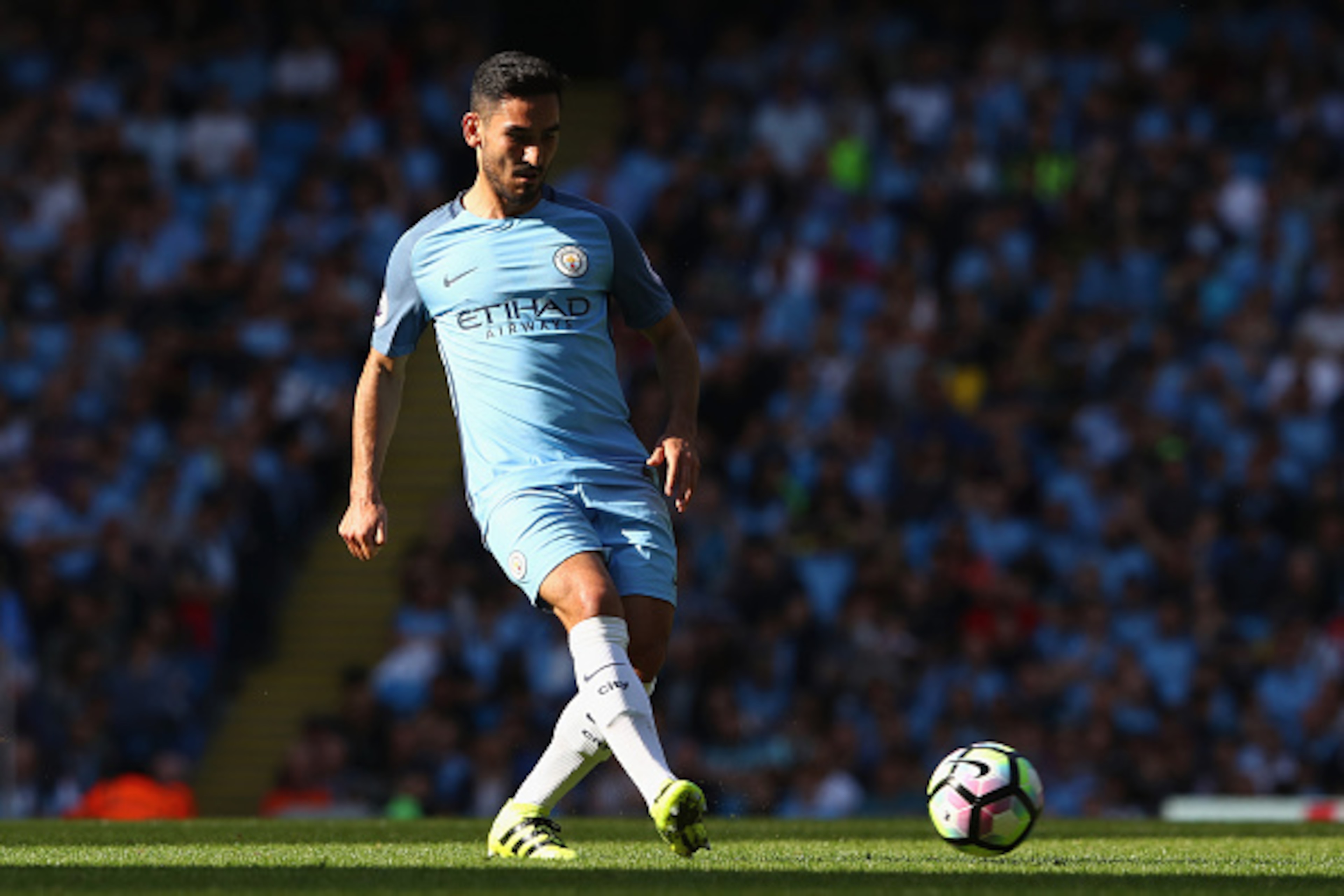 MANCHESTER, ENGLAND - SEPTEMBER 17:  Ilkay Gundogan of Manchester City during the Premier League match between Manchester City and AFC Bournemouth at Etihad Stadium on September 17, 2016 in Manchester, England.  (Photo by Michael Steele/Getty Images)