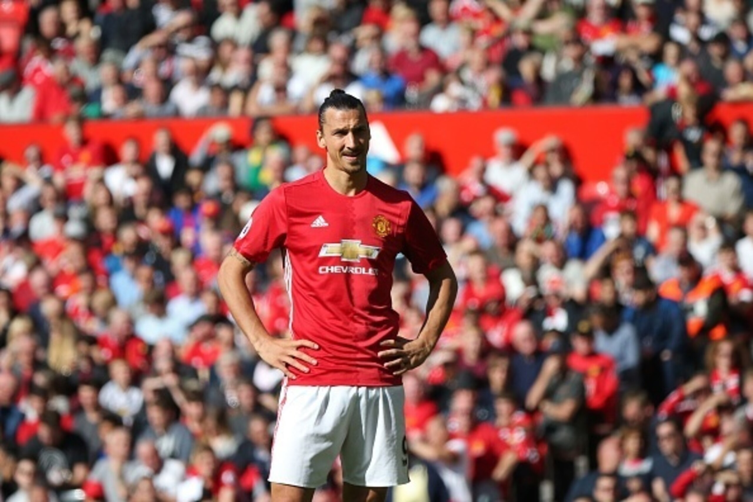 Manchester United's Swedish striker Zlatan Ibrahimovic gestures during the English Premier League football match between Manchester United and Stoke City at Old Trafford in Manchester, north west England, on October 2, 2016. / AFP / Scott Heppell / RESTRI Manchester United's Swedish striker Zlatan Ibrahimovic gestures during the English Premier League football match between Manchester United and Stoke City at Old Trafford in Manchester, north west England, on October 2, 2016. / AFP / Scott Heppell / RESTRI