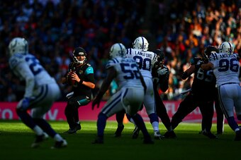 LONDON, ENGLAND - OCTOBER 02:   Blake Bortles #5 of the Jacksonville Jaguars prepares to throw during the NFL game between Indianapolis Colts and Jacksonville Jaguars at Wembley Stadium on October 2, 2016 in London, England.  (Photo by Dan Istitene/Getty 
