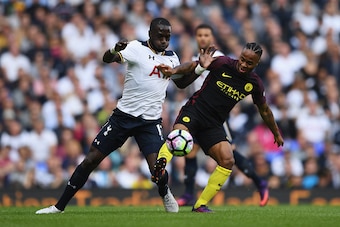 LONDON, ENGLAND - OCTOBER 02:  Moussa Sissoko of Tottenham Hotspur (L) and Raheem Sterling of Manchester City (R) battle for possession during the Premier League match between Tottenham Hotspur and Manchester City at White Hart Lane on October 2, 2016 in 