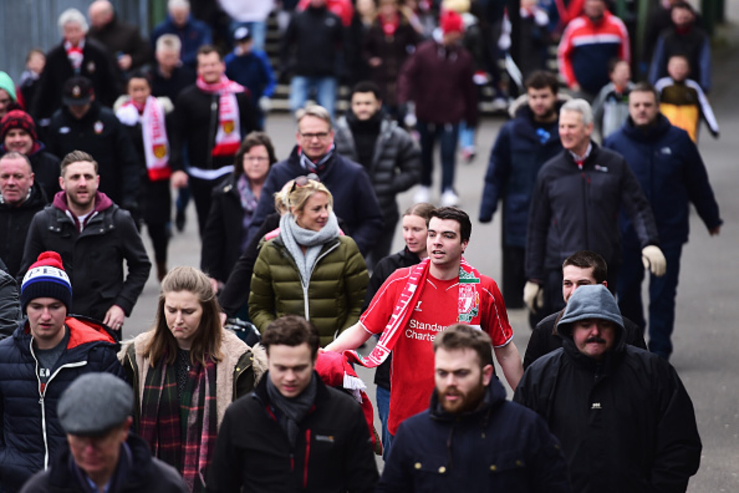 SOUTHAMPTON, ENGLAND - MARCH 20: Fans walk towards the ground prior to the Barclays Premier League match between Southampton and Liverpool at St Mary's Stadium on March 20, 2016 in Southampton, United Kingdom.  (Photo by Alex Broadway/Getty Images)
