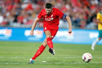 SYDNEY, AUSTRALIA - JANUARY 07: Steven Gerrard of the Liverpool Legends shoots at goal during the match between Liverpool FC Legends and the Australian Legends at ANZ Stadium on January 7, 2016 in Sydney, Australia.  (Photo by Zak Kaczmarek/Getty Images)