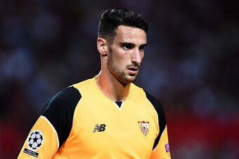 SEVILLE, SPAIN - SEPTEMBER 27:  Sergio Rico of Sevilla FC looks on during the UEFA Champions League Group H match between Sevilla FC and Olympique Lyonnais at the Ramon Sanchez-Pizjuan stadium on September 27, 2016 in Seville, Spain.  (Photo by David Ramo