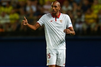 VILLARREAL, SPAIN - AUGUST 28:  Steven N'Zonzi of Sevilla reacts during the La Liga match between Villarreal CF and Sevilla FC at El Madrigal on August 28, 2016 in Villarreal, Spain.  (Photo by Manuel Queimadelos Alonso/Getty Images)