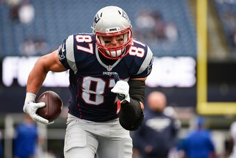 FOXBORO, MA - OCTOBER 2:  Rob Gronkowski #87 of the New England Patriots warms up before the game against the Buffalo Bills at Gillette Stadium on October 2, 2016 in Foxboro, Massachusetts.  (Photo by Kevin Sabitus/Getty Images)