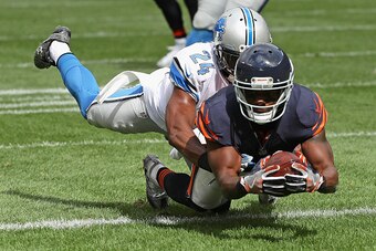 CHICAGO, IL - OCTOBER 02: Eddie Royal #19 of the Chicago Bears falls into the end zone to score a touchdwon dragging Nevin Lawson #24 of the Detroit Lions with him at Soldier Field on October 2, 2016 in Chicago, Illinois. (Photo by Jonathan Daniel/Getty I