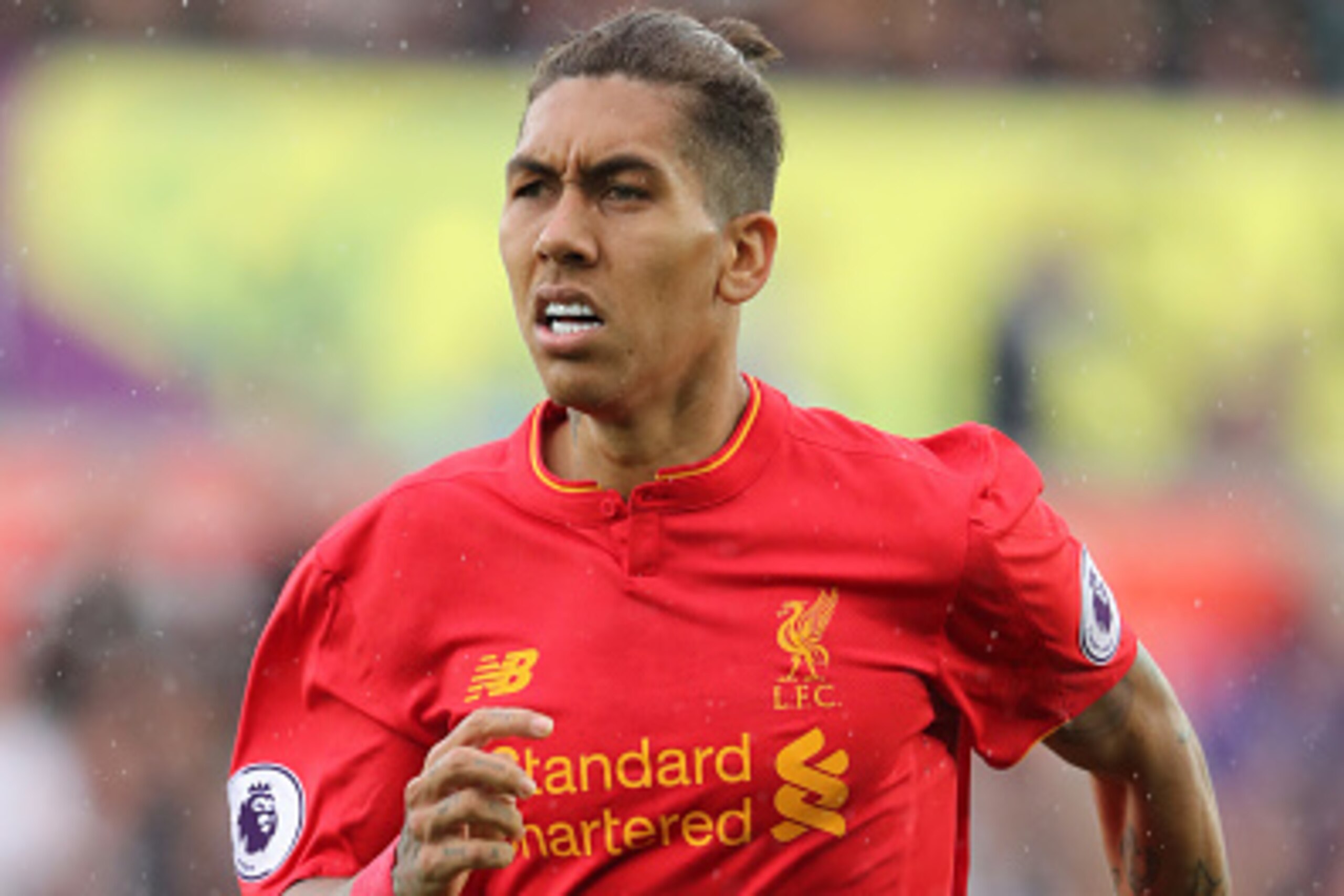 SWANSEA, WALES - OCTOBER 01: Roberto Firmino of Liverpool during the Premier League match between Swansea City and Liverpool at Liberty Stadium on October 1, 2016 in Swansea, Wales. (Photo by Matthew Ashton - AMA/Getty Images)