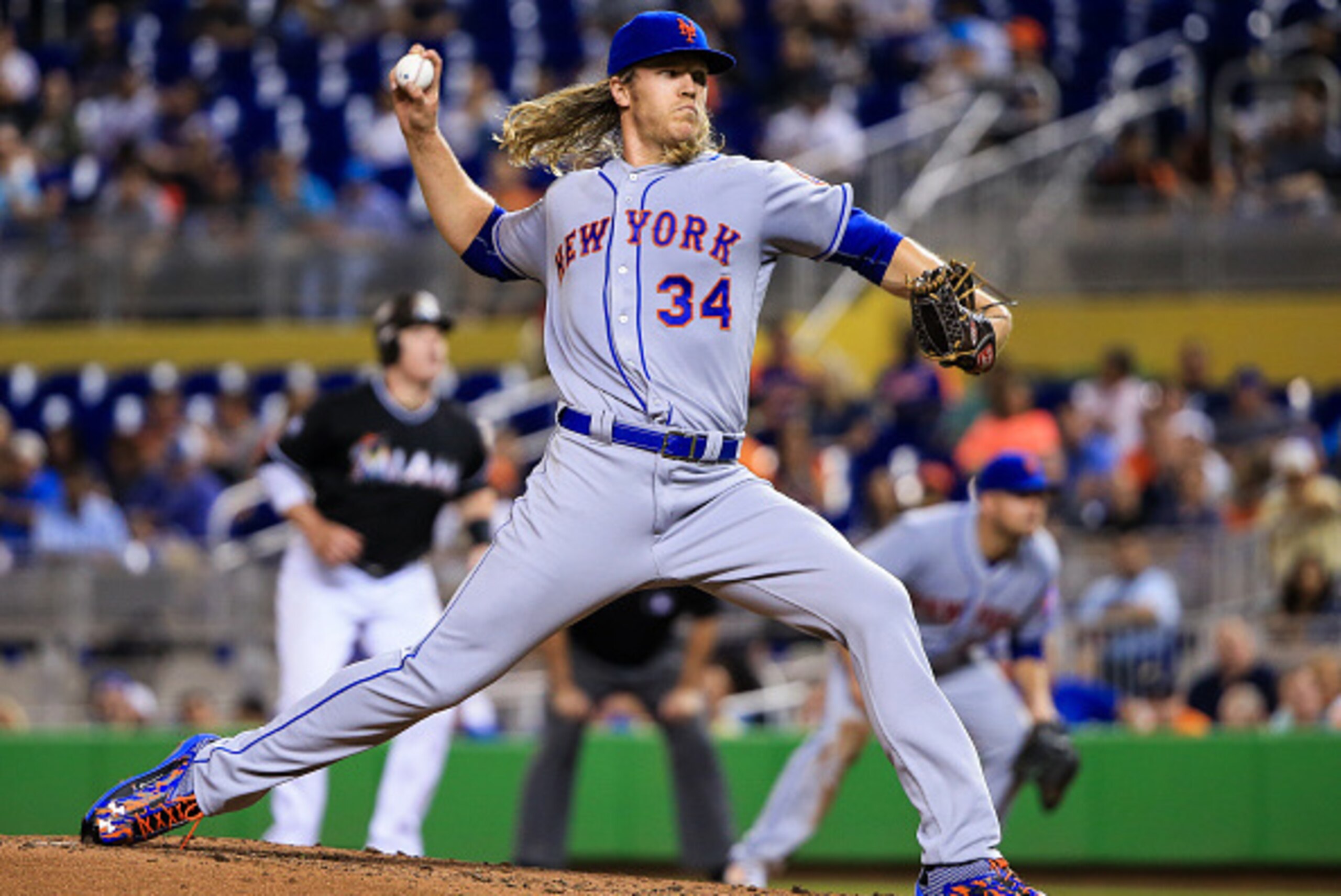 MIAMI, FL - SEPTEMBER 27: Noah Syndergaard #34 of the New York Mets pitches during the second inning of the game against the Miami Marlins at Marlins Park on September 27, 2016 in Miami, Florida. (Photo by Rob Foldy/Getty Images)