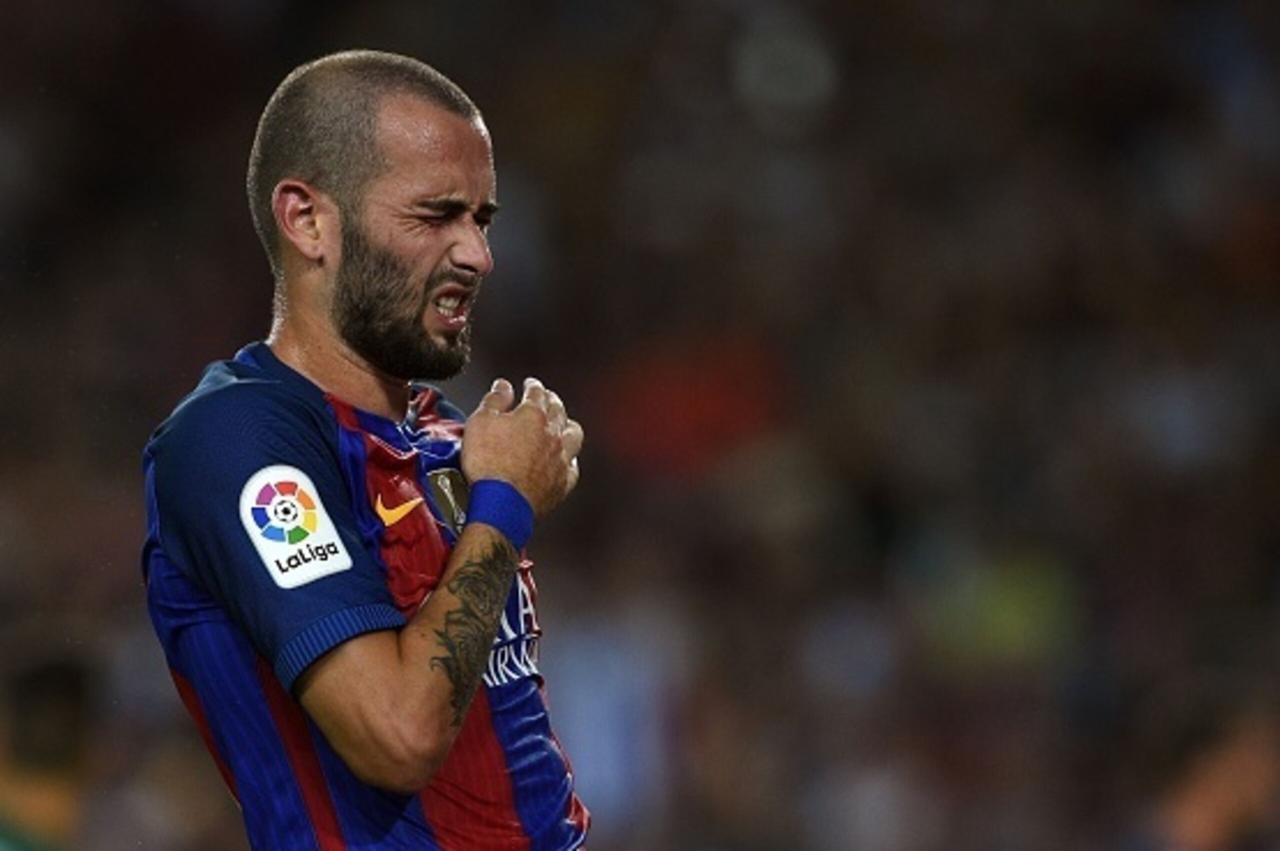 Barcelona's defender Aleix Vidal gestures during the Spanish league football match FC Barcelona vs Deportivo Alaves at the Camp Nou stadium in Barcelona on September 10, 2016. / AFP / LLUIS GENE        (Photo credit should read LLUIS GENE/AFP/Getty Images