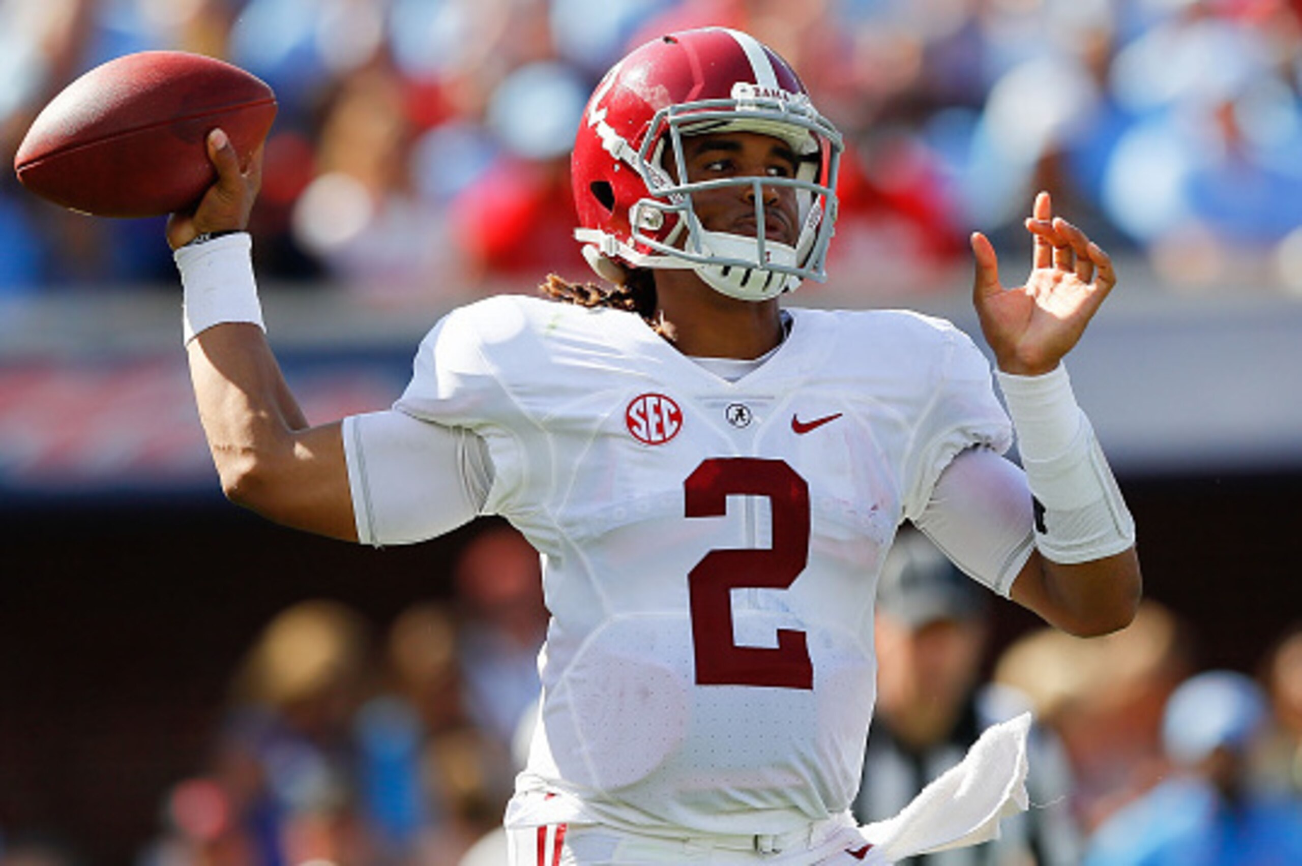 OXFORD, MS - SEPTEMBER 17:  Jalen Hurts #2 of the Alabama Crimson Tide throws a pass against the Mississippi Rebels at Vaught-Hemingway Stadium on September 17, 2016 in Oxford, Mississippi.  (Photo by Kevin C. Cox/Getty Images)