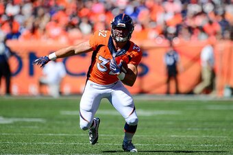 DENVER, CO - SEPTEMBER 18:  Fullback Andy Janovich #32 of the Denver Broncos runs the ball against the Indianapolis Colts at Sports Authority Field at Mile High on September 18, 2016 in Denver, Colorado. (Photo by Dustin Bradford/Getty Images)