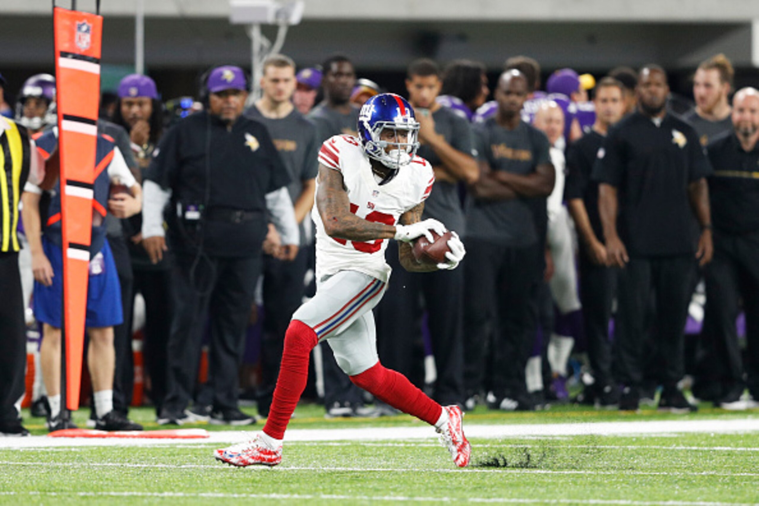 MINNEAPOLIS, MN - OCTOBER 03: Odell Beckham Jr. #13 of the New York Giants makes a reception against the Minnesota Vikings during the game at U.S. Bank Stadium on October 3, 2016 in Minneapolis, Minnesota. The Vikings defeated the Giants 24-10. (Photo by