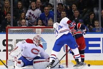 NEW YORK, NY - NOVEMBER 25: Carey Price #31 of the Montreal Canadiens make sthe first period save against the New York Rangers at Madison Square Garden on November 25, 2015 in New York City.  (Photo by Bruce Bennett/Getty Images)