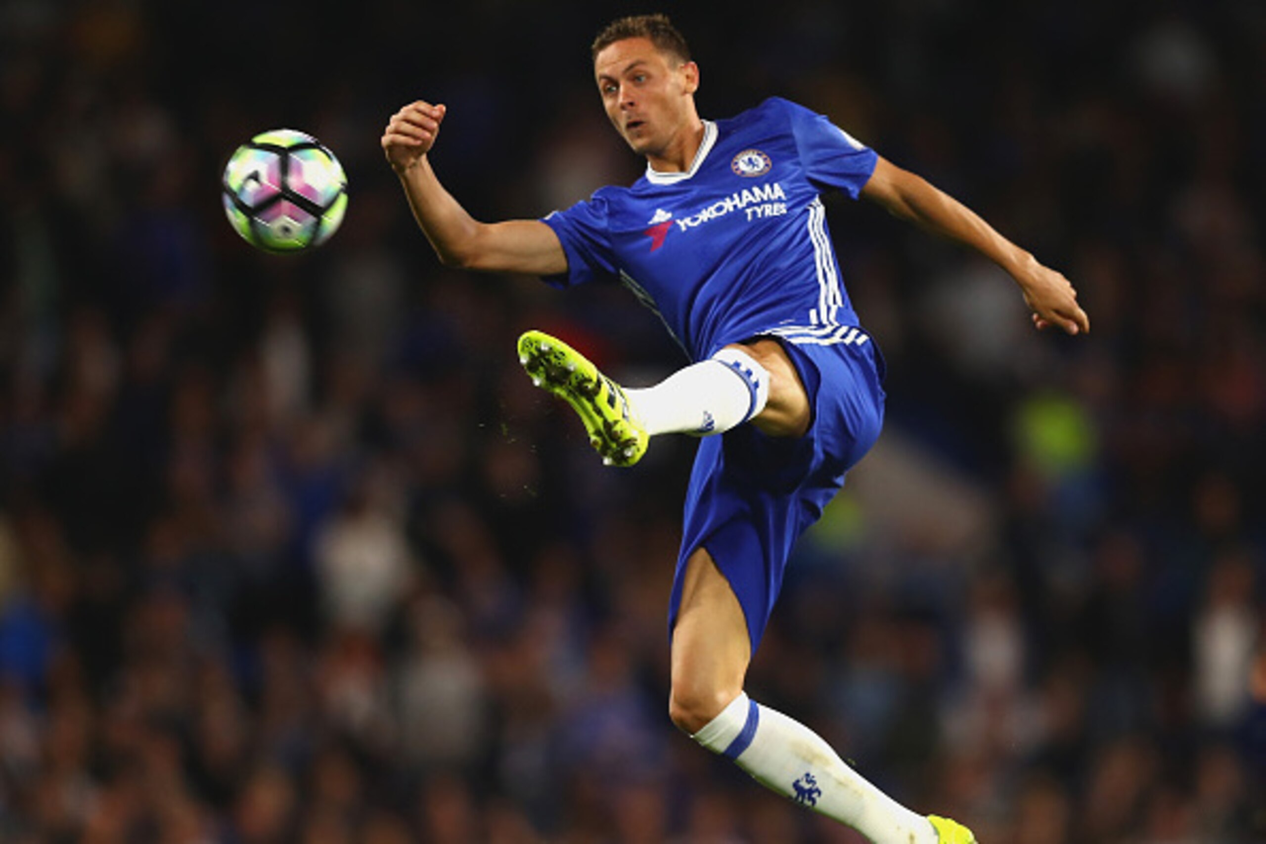LONDON, ENGLAND - SEPTEMBER 16:  Nemanja Matic of Chelsea in action during the Premier League match between Chelsea and Liverpool at Stamford Bridge on September 16, 2016 in London, England.  (Photo by Clive Rose/Getty Images)