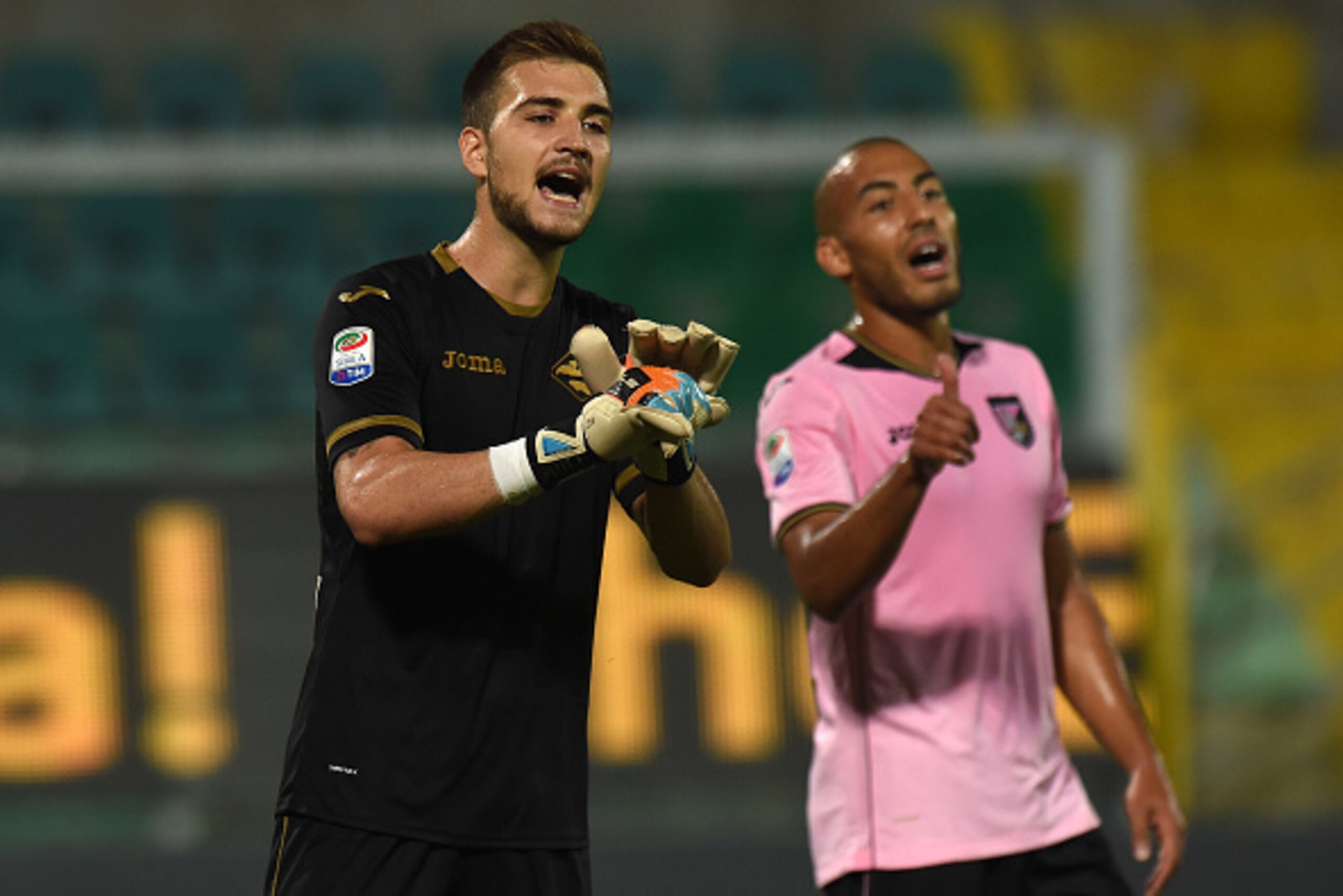 PALERMO, ITALY - SEPTEMBER 10: Josip Posavec and Haitam Aleesami of Palermo in action during the Serie a match between US Citta di Palermo and SSC Napoli at Stadio Renzo Barbera on September 10, 2016 in Palermo, Italy.  (Photo by Tullio M. Puglia/Getty Im