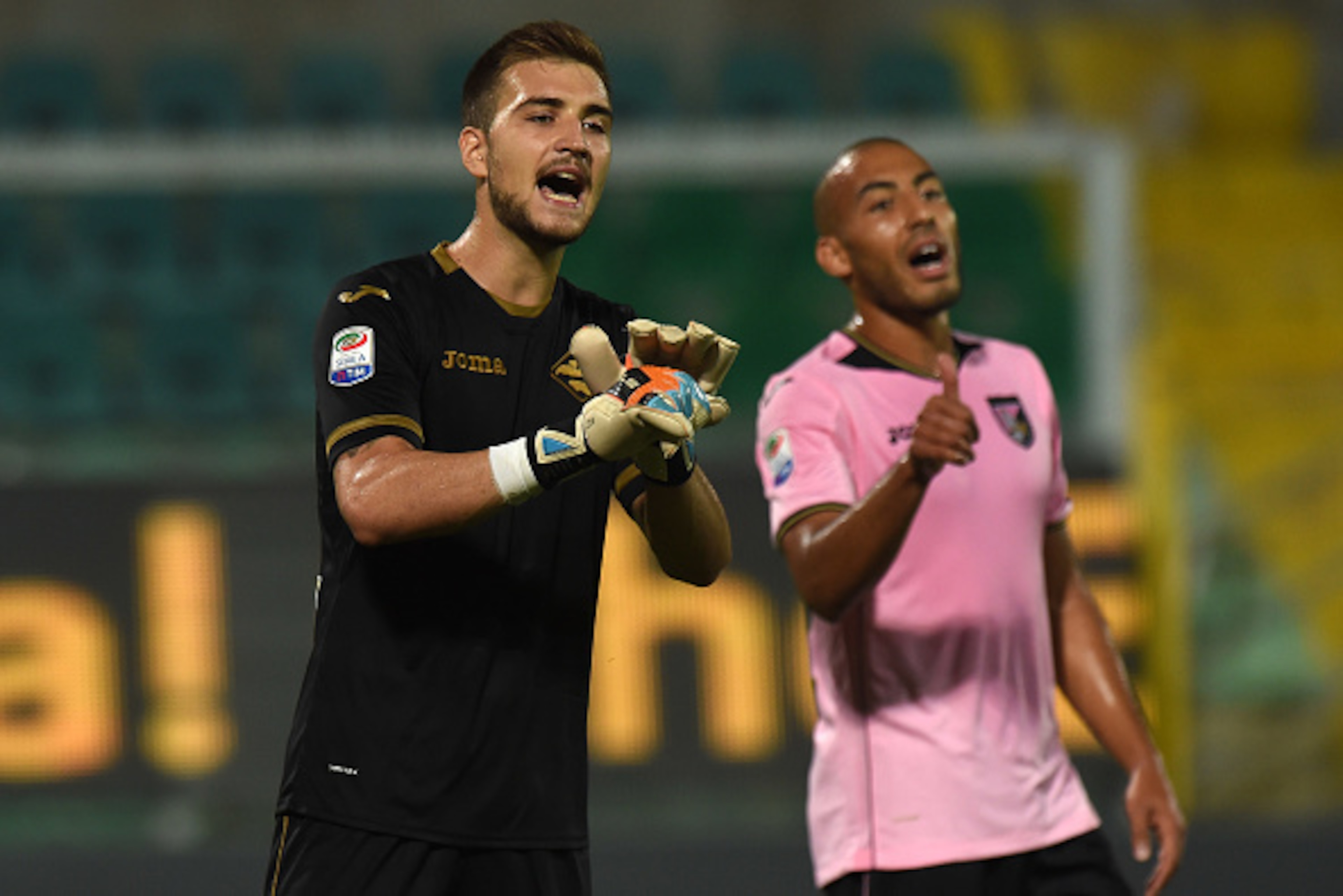 PALERMO, ITALY - SEPTEMBER 10: Josip Posavec and Haitam Aleesami of Palermo in action during the Serie a match between US Citta di Palermo and SSC Napoli at Stadio Renzo Barbera on September 10, 2016 in Palermo, Italy.  (Photo by Tullio M. Puglia/Getty Im