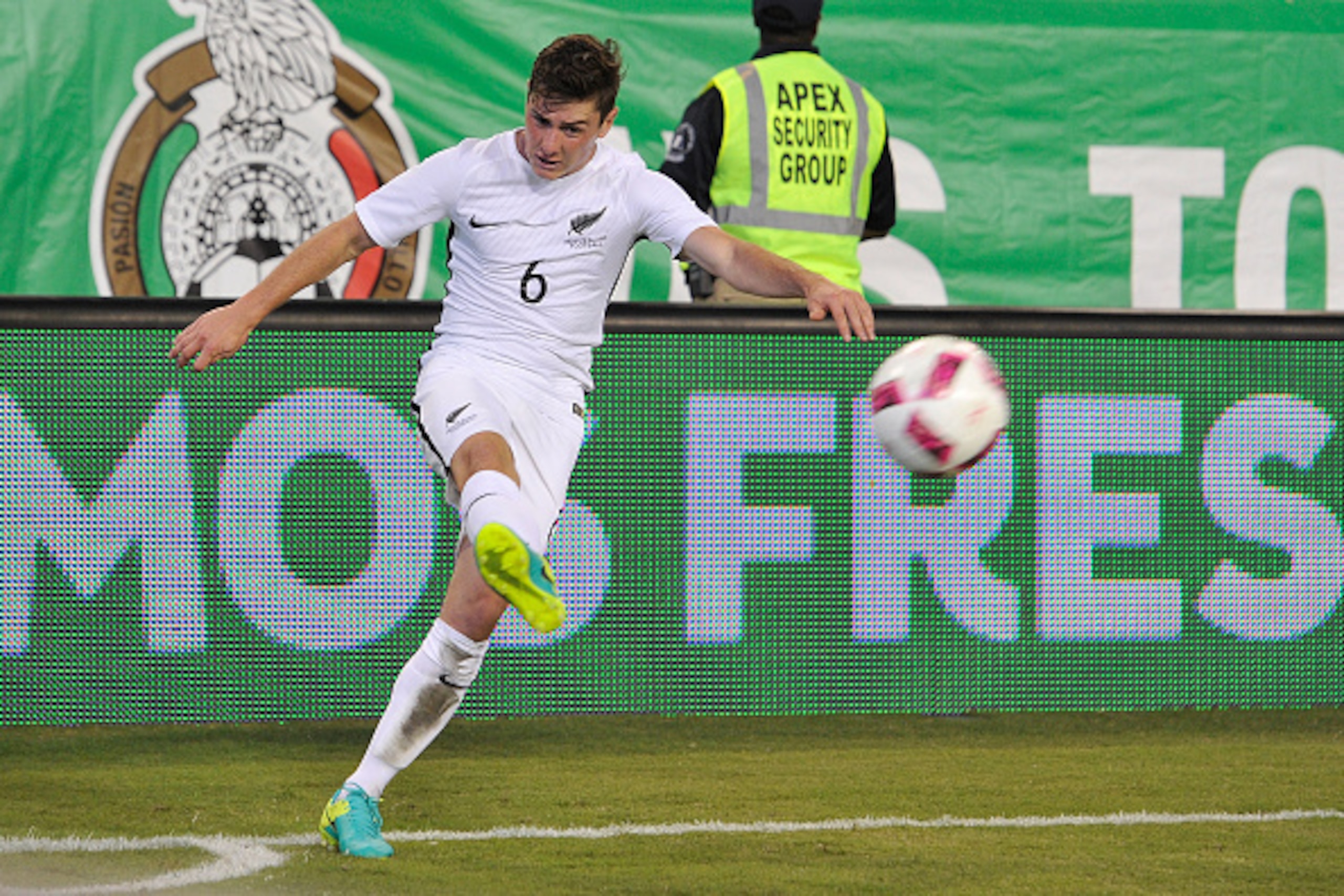 NASHVILLE, TN - OCTOBER 08:  Marco Rojas #6 of New Zealand plays against Mexico at Nissan Stadium on October 8, 2016 in Nashville, Tennessee.  (Photo by Frederick Breedon/Getty Images)