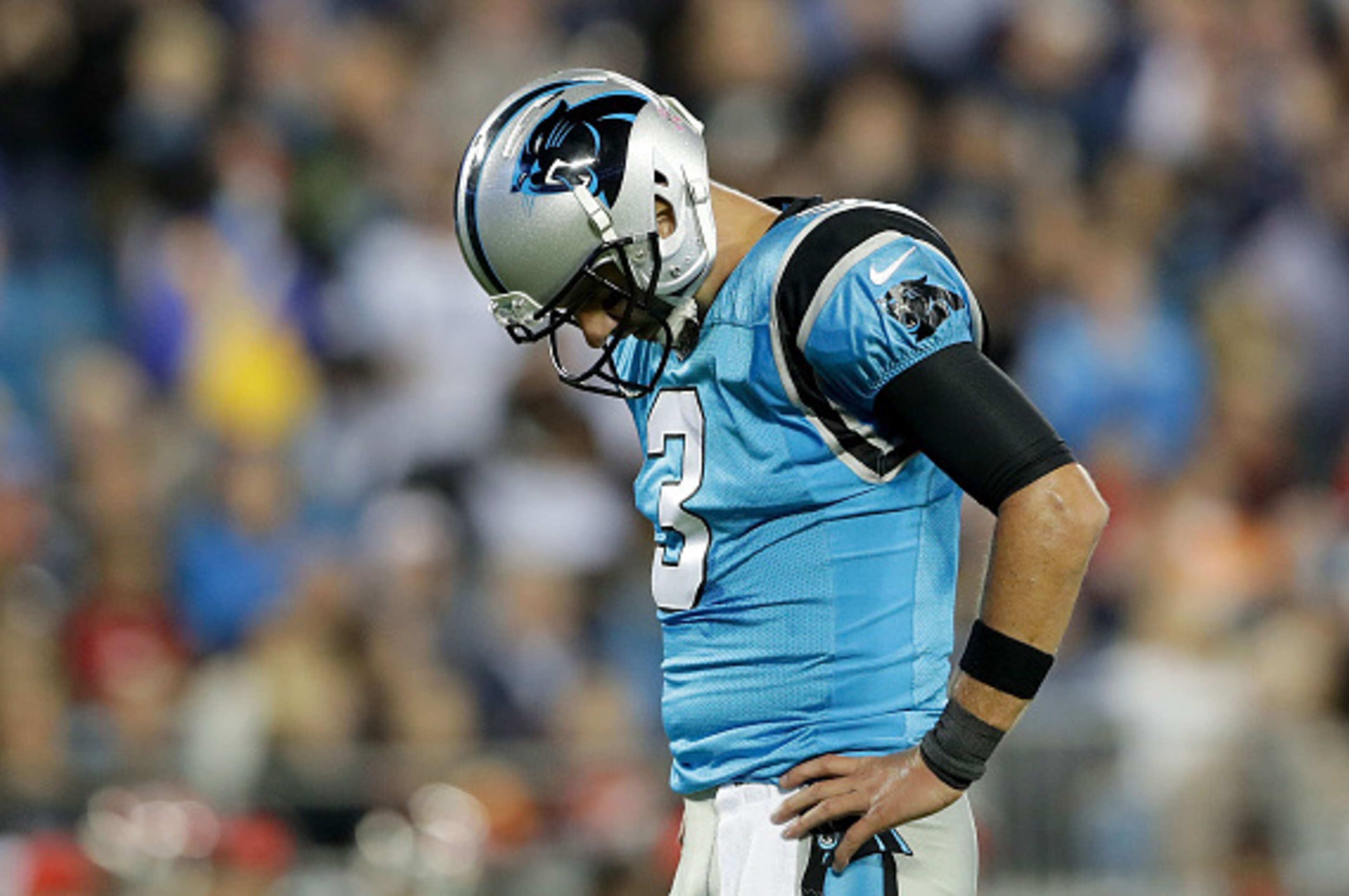 CHARLOTTE, NC - OCTOBER 10:  Derek Anderson #3 of the Carolina Panthers reacts after a play against the Tampa Bay Buccaneers in the 3rd quarter during their game at Bank of America Stadium on October 10, 2016 in Charlotte, North Carolina.  (Photo by Stree