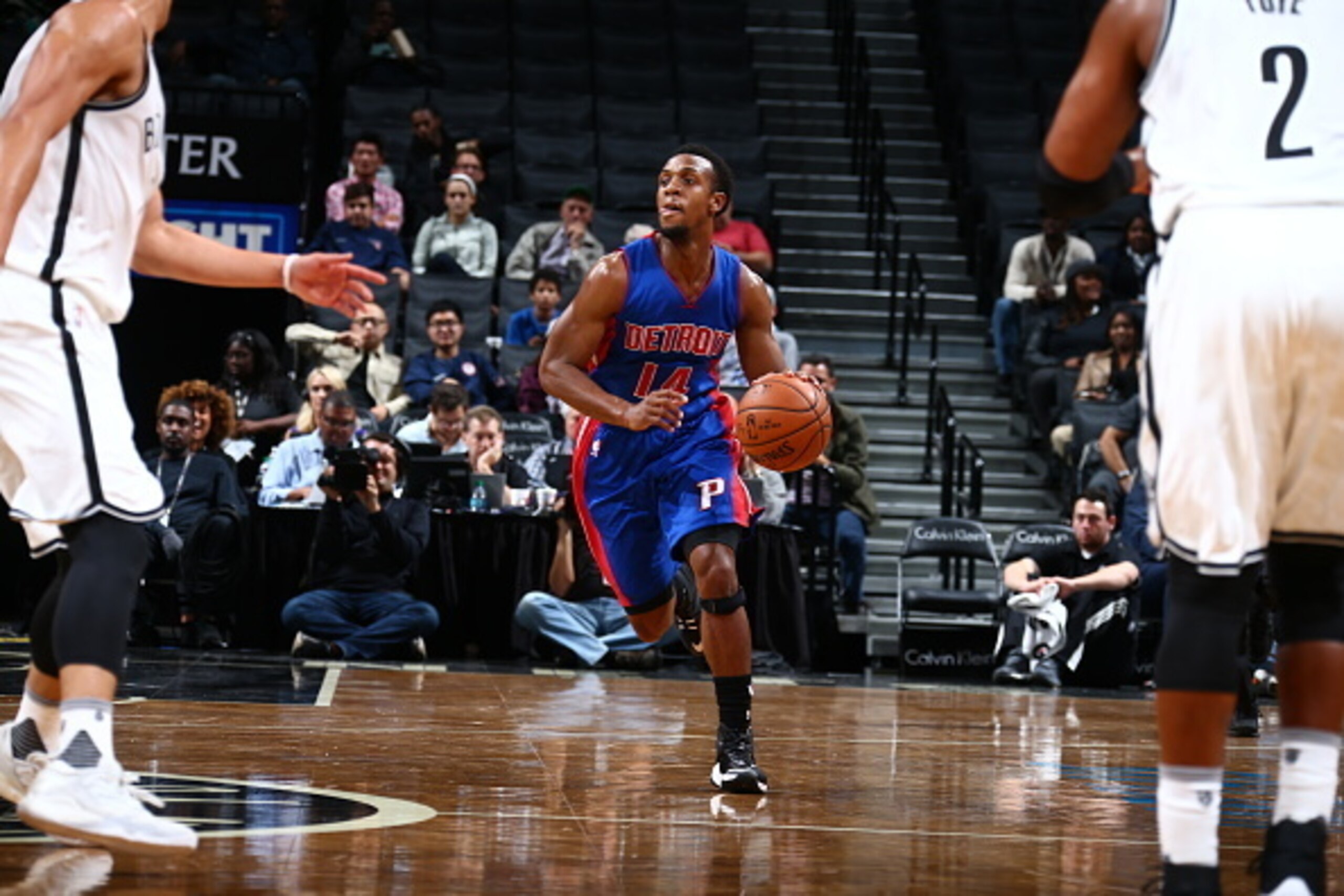 BROOKLYN, NY - OCTOBER 6:  Ish Smith #14 of the Detroit Pistons dribbles the ball against the Brooklyn Nets on October 6, 2016 at Barclays Center in the Brooklyn borough of New York City. NOTE TO USER: User expressly acknowledges and agrees that, by downl