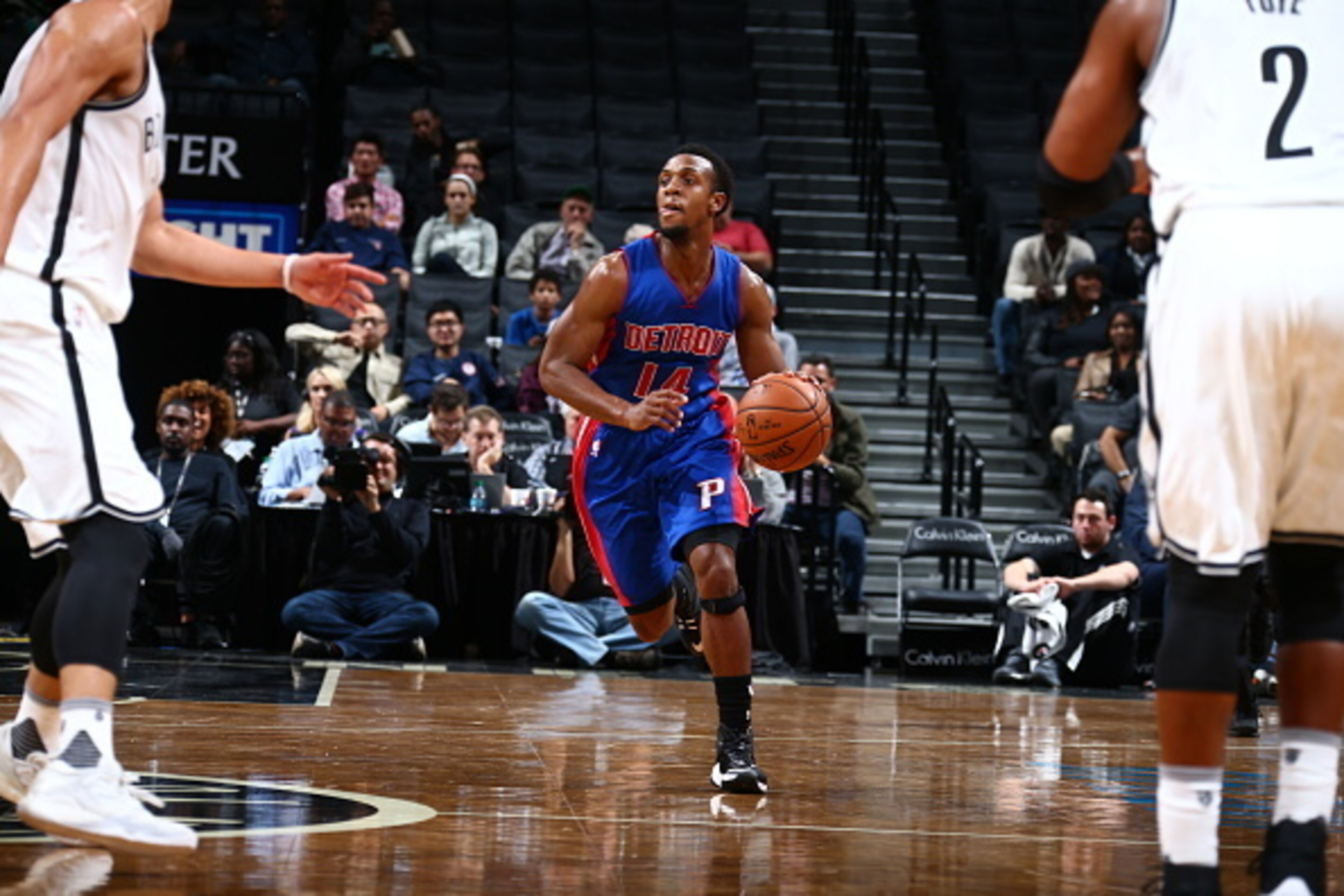 BROOKLYN, NY - OCTOBER 6:  Ish Smith #14 of the Detroit Pistons dribbles the ball against the Brooklyn Nets on October 6, 2016 at Barclays Center in the Brooklyn borough of New York City. NOTE TO USER: User expressly acknowledges and agrees that, by downl