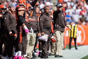 CLEVELAND, OH - OCTOBER 9: Head coach Hue Jackson of the Cleveland Browns watches from the sidelines during the first half against the New England Patriots at FirstEnergy Stadium on October 9, 2016 in Cleveland, Ohio. (Photo by Jason Miller/Getty Images)
