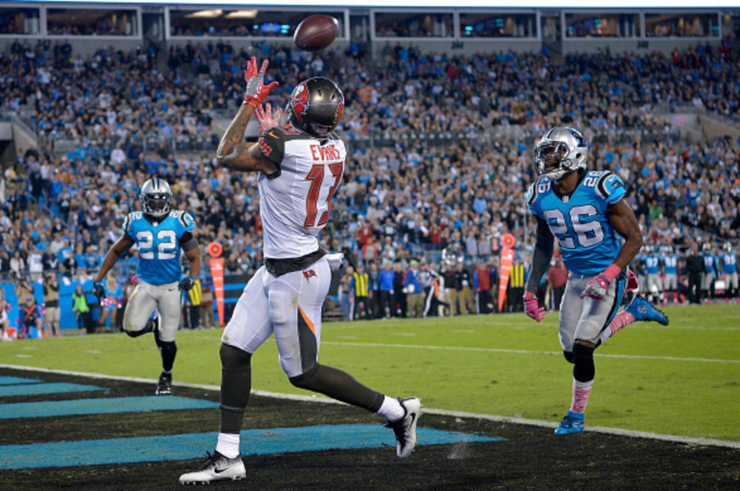 CHARLOTTE, NC - OCTOBER 10:  Mike Evans #13 of the Tampa Bay Buccaneers catches a touchdown pass against the Carolina Panthers in the 3rd quarter during the game at Bank of America Stadium on October 10, 2016 in Charlotte, North Carolina.  (Photo by Grant