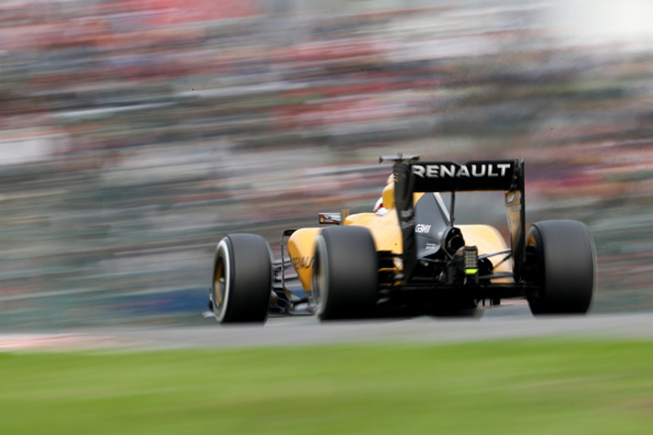 SUZUKA, JAPAN - OCTOBER 09: Kevin Magnussen of Denmark driving the (20) Renault Sport Formula One Team Renault RS16 Renault RE16 turbo on track during the Formula One Grand Prix of Japan at Suzuka Circuit on October 9, 2016 in Suzuka. (Photo by Clive Ros SUZUKA, JAPAN - OCTOBER 09: Kevin Magnussen of Denmark driving the (20) Renault Sport Formula One Team Renault RS16 Renault RE16 turbo on track during the Formula One Grand Prix of Japan at Suzuka Circuit on October 9, 2016 in Suzuka. (Photo by Clive Ros