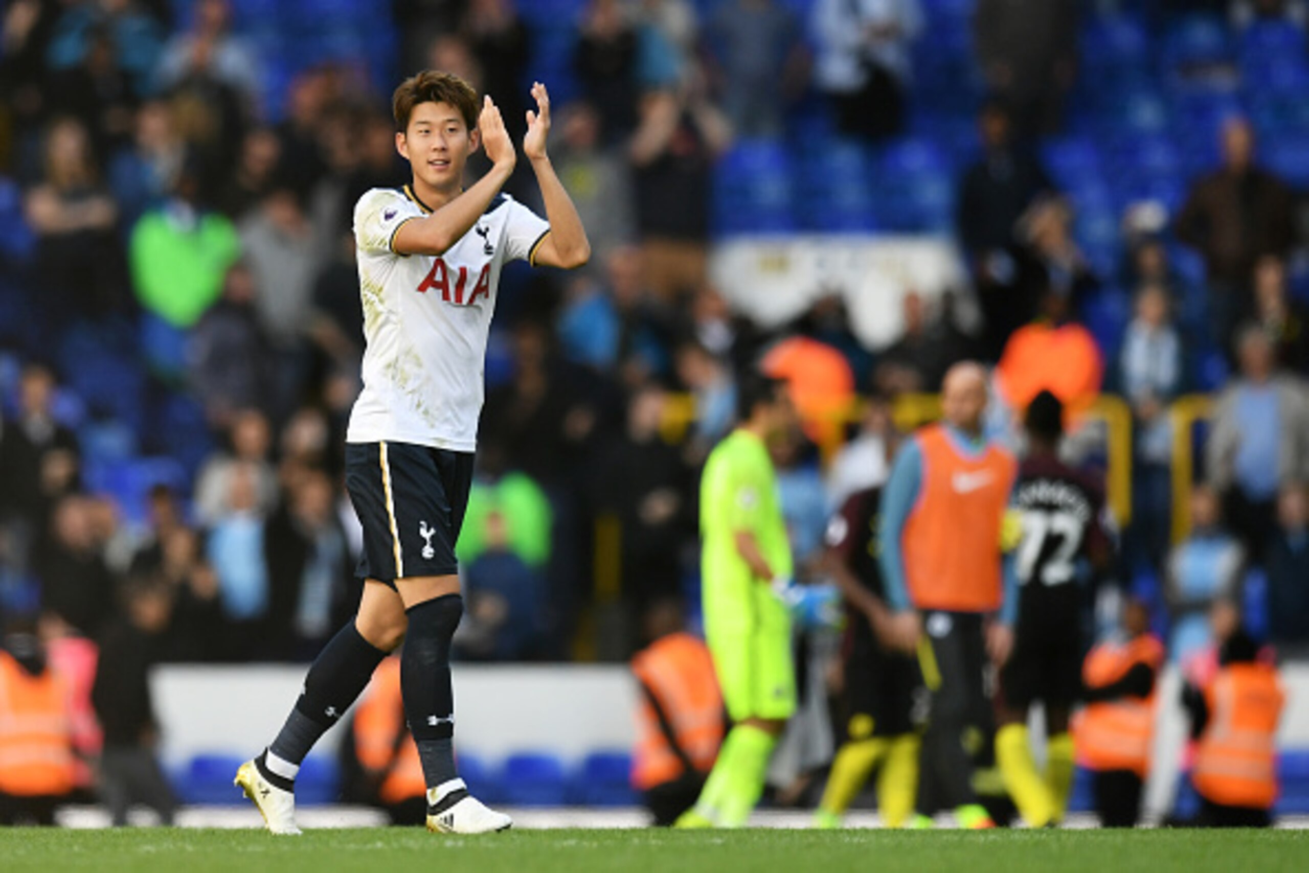 LONDON, ENGLAND - OCTOBER 02: Heung-Min Son of Tottenham Hotspur shows apperciation to the fans after the final whistle during the Premier League match between Tottenham Hotspur and Manchester City at White Hart Lane on October 2, 2016 in London, England.