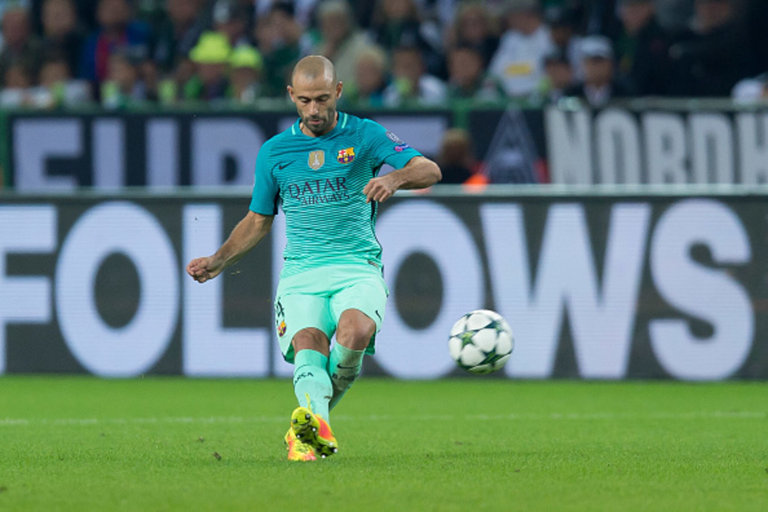 Moenchengladbach, Germany 28.09.2016, UEFA Champions League - 2016/17 Season, Group C - Matchday 2, Borussia Moenchengladbach - FC Barcelona, 1:2,  Javier Mascherano (Barcelona)  (Photo by TF-Images/Getty Images)
